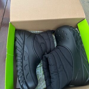 CROCS Black Winter Puff Booties